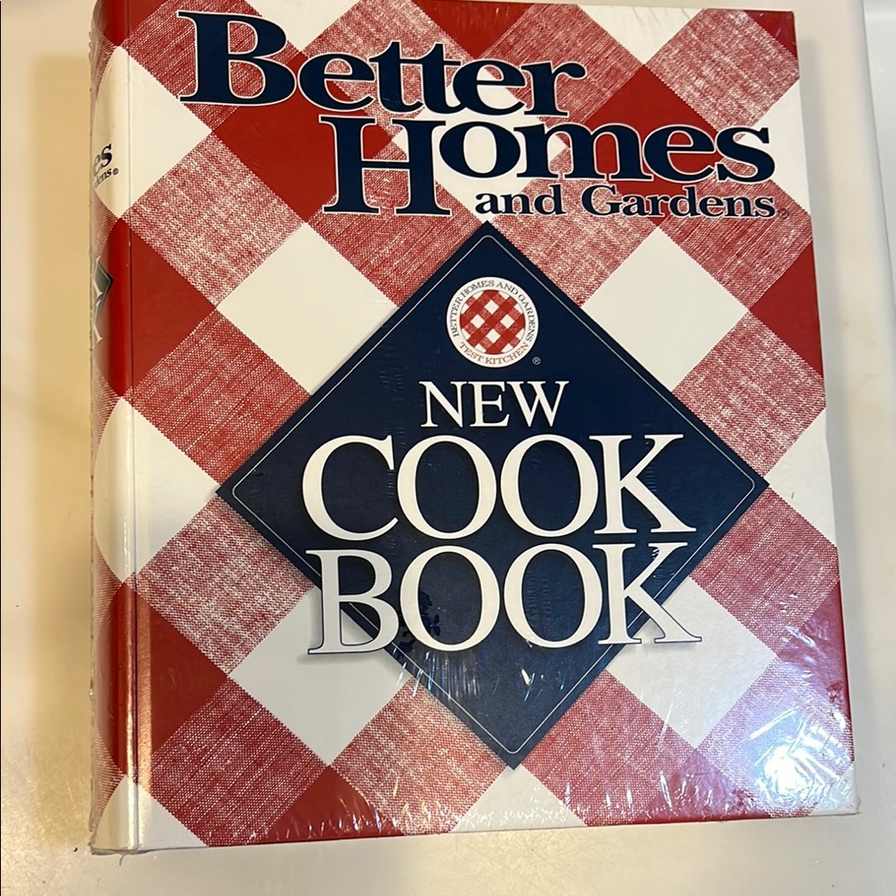 Better Homes and Gardens Red and White Cookbook